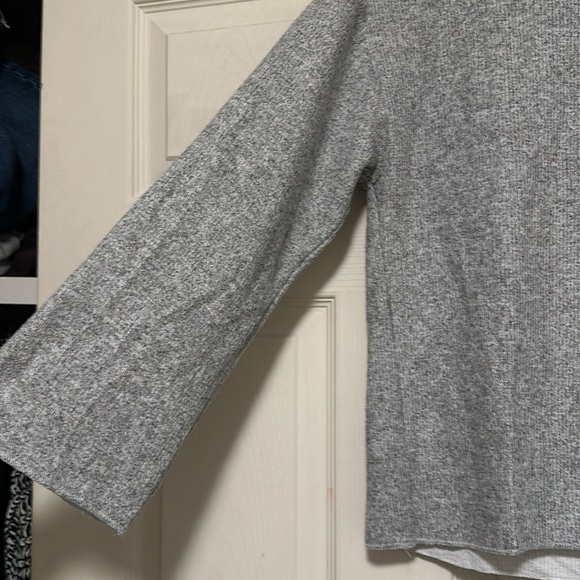 For the republic Sweater top - Picture 3 of 3